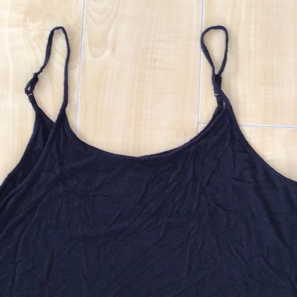 Simple black tank - Picture 2 of 3